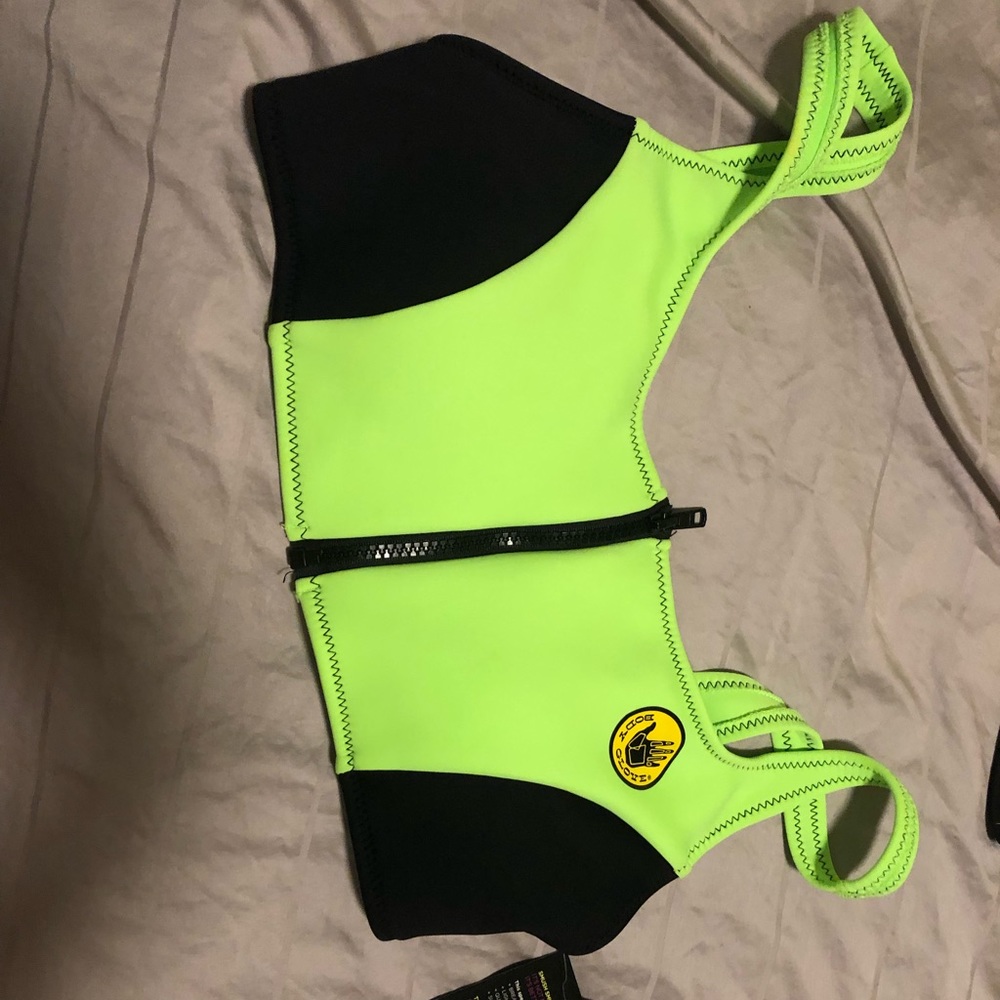 NWT body glove vintage style bikini top